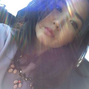 Meet your Posher, Aselia